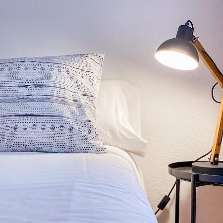 Habitacion Privada + Bano Privado En La Vivienda Apartment คอร์ราเลโฮ ภายนอก รูปภาพ